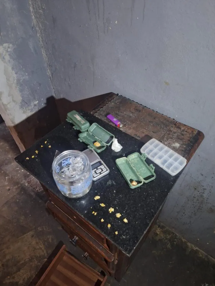 Em Araguaína, Polícia Civil prende quatro pessoas por tráfico de drogas e apreende várias porções de substâncias entorpecentes