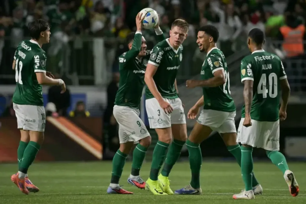 Palmeiras faz história e elimina a LDU com virada épica na semifinal da Libertadores