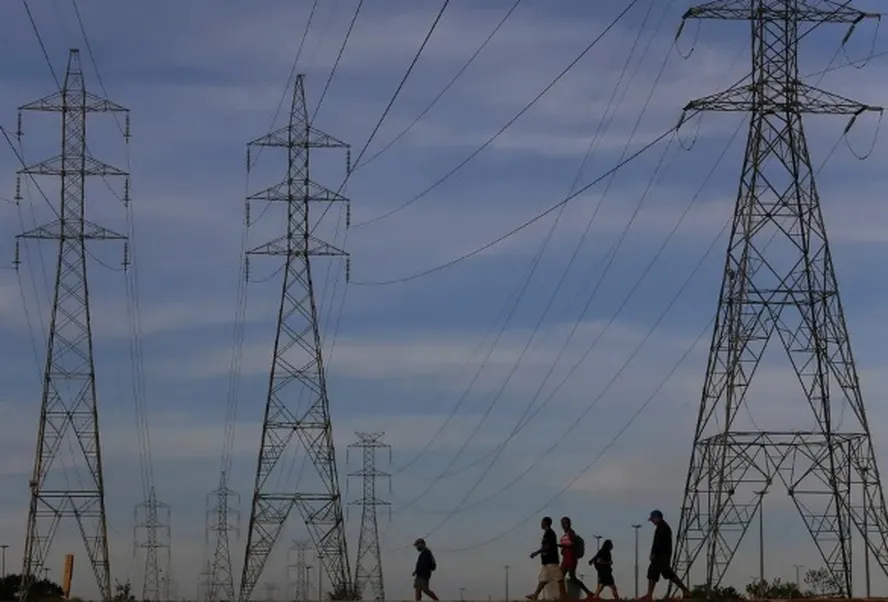 Aneel mantém bandeira tarifária vermelha patamar 1 para o mês de novembro