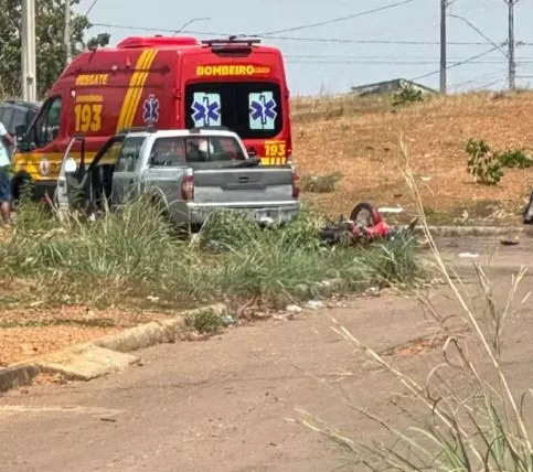 Motociclista morre após bater em caminhonete no cruzamento de ruas em Paraíso do Tocantins