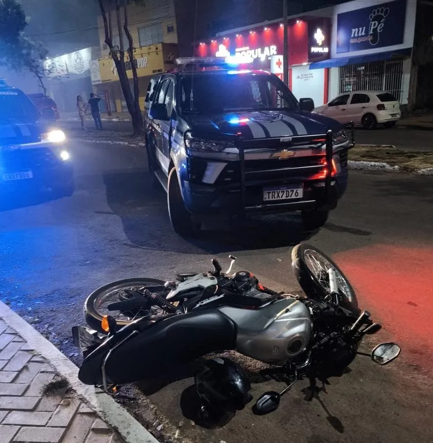 Motociclista embriagado colide com viatura da Guarda Metropolitana em Palmas