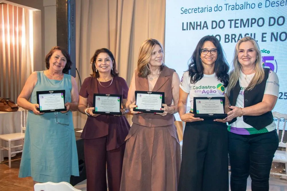 Todas as coordenadoras estaduais do Cadastro Único ao longo de seus 25 anos foram homenageadas durante o evento. Fotos: Carlessandro Souza