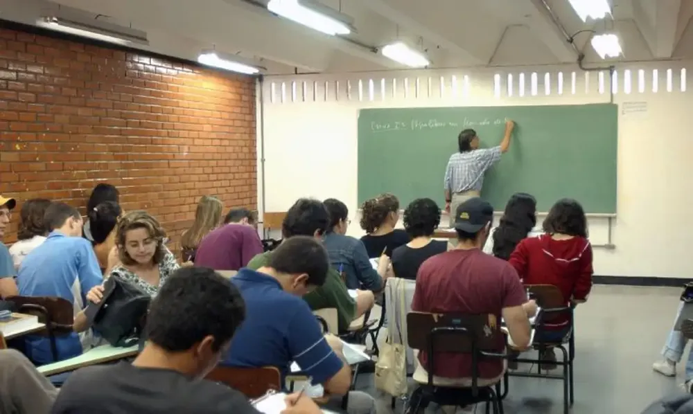 Ensino superior no Brasil ainda é para poucos, apesar do alto retorno financeiro