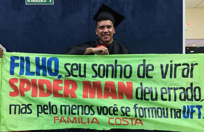 “Como Diz Minha Mãe: A Verdade Sempre Encontra um Microfone”